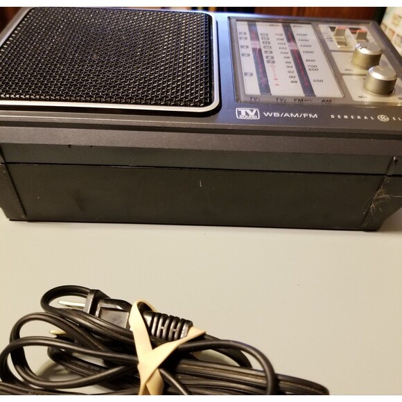 Vintage General Electric TV Sound WB/AM/FM Radio Receiver Model 7-2945A Working - Picture 9 of 12